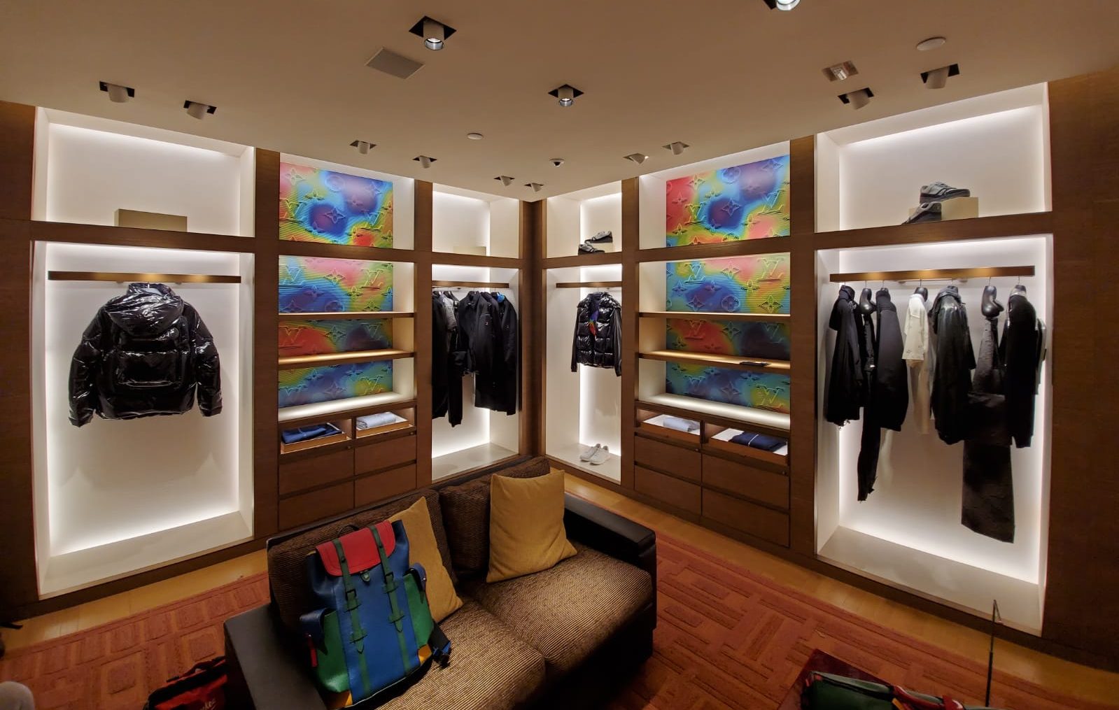 3(Interiors 內頁)